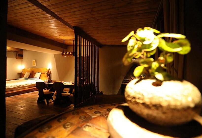 اتاق خانوادگی با چشم‌انداز باغ, Yunlu Lianxin Guesthouse