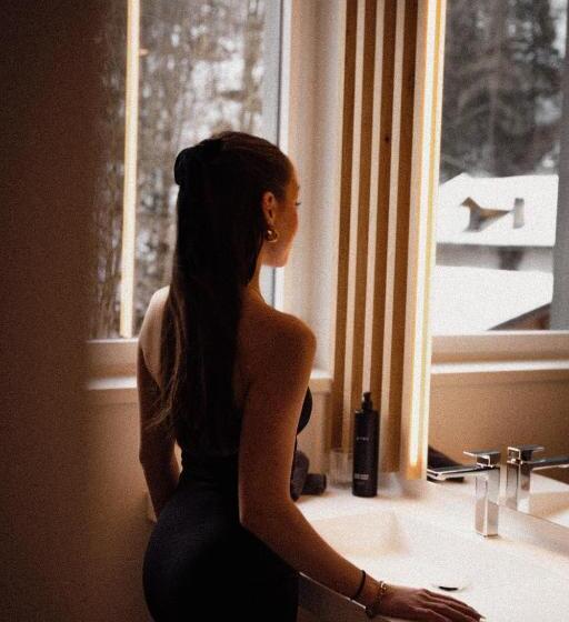 Family Suite, Anett
