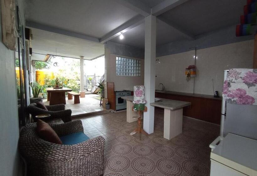 اتاق خانوادگی با چشم‌انداز دریا, Khrisna Sunrise Homestay Tulamben