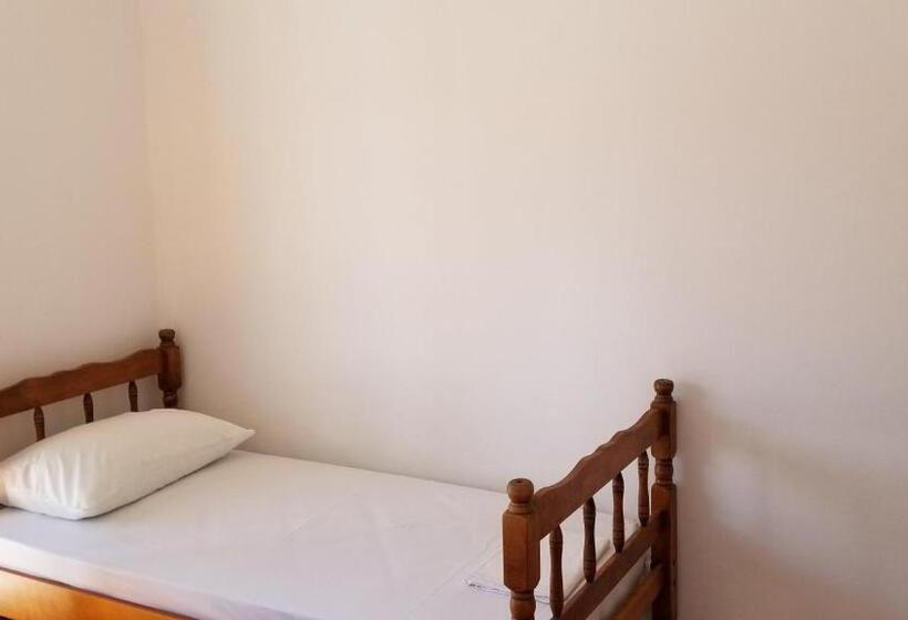 غرفة أساسية ثلاثية, Guesthouse Kodre