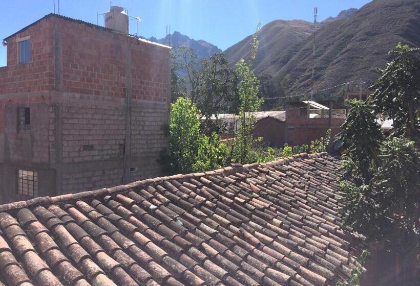 اتاق لوکس, Quilla House 2