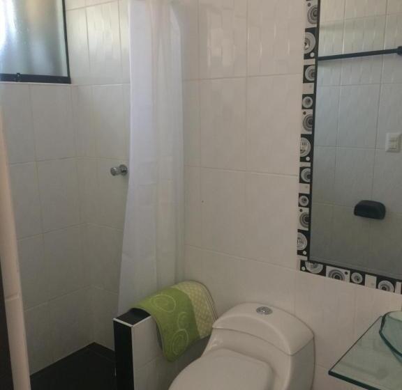 اتاق لوکس, Quilla House 2