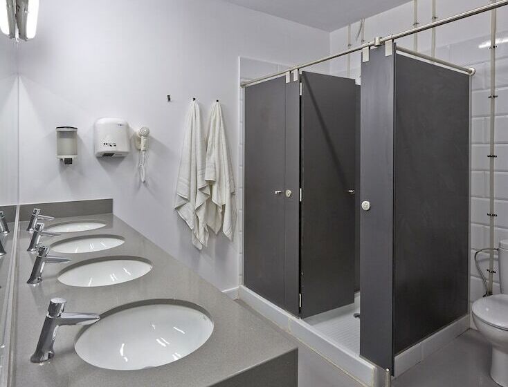 Кровать в Общей Комнате, Hola Hostal Collblanc
