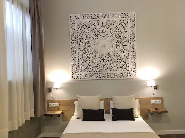 Habitació Quàdruple Estàndard, Radha