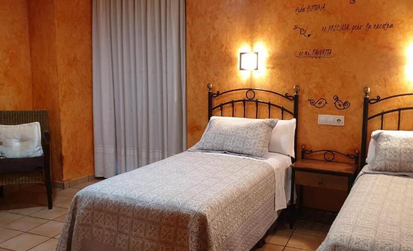 Номер Стандарт Трехместный, Hostal El Lechuguero