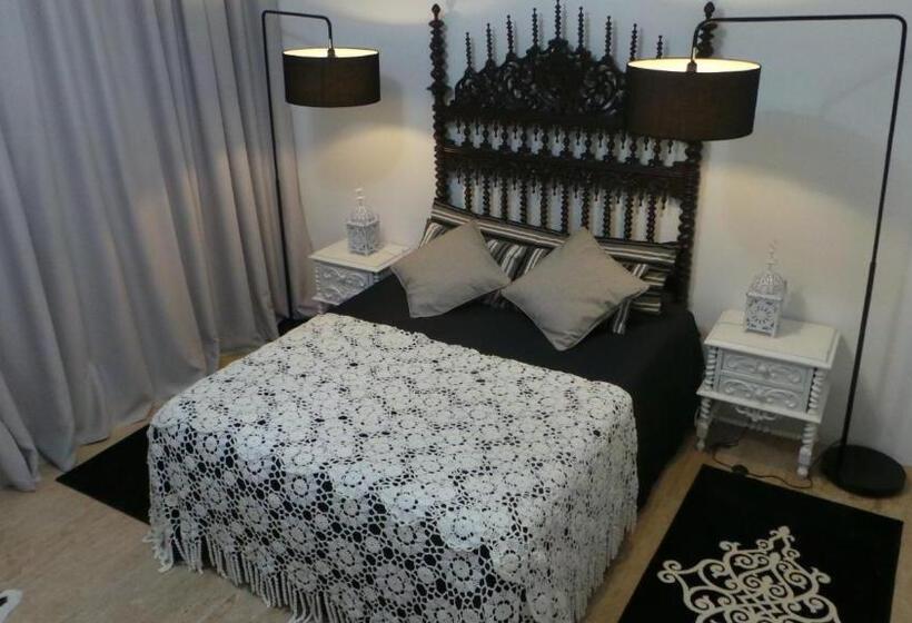 اتاق استاندارد با چشم‌انداز استخر, Dh Country House