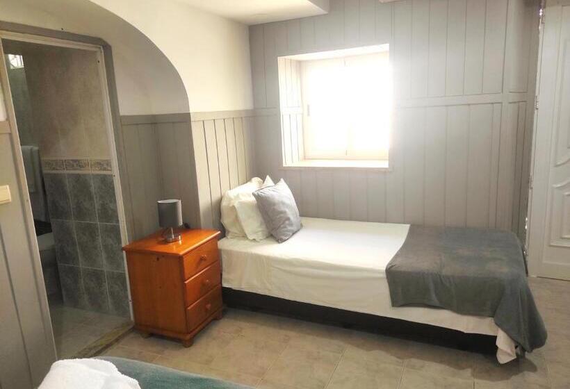 Трехместный Номер Стандарт Вид на Сад, Bela Vista