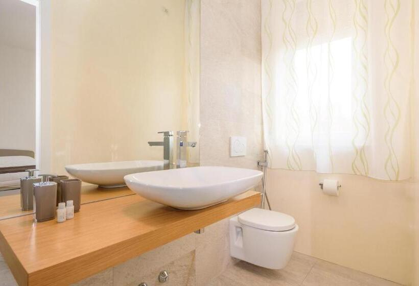 اتاق استاندارد سه نفره, Maison Al Parco