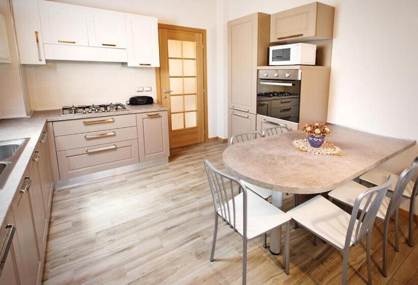 דירת חדר נוף לגינה, Albergo Diffuso Tolmezzo
