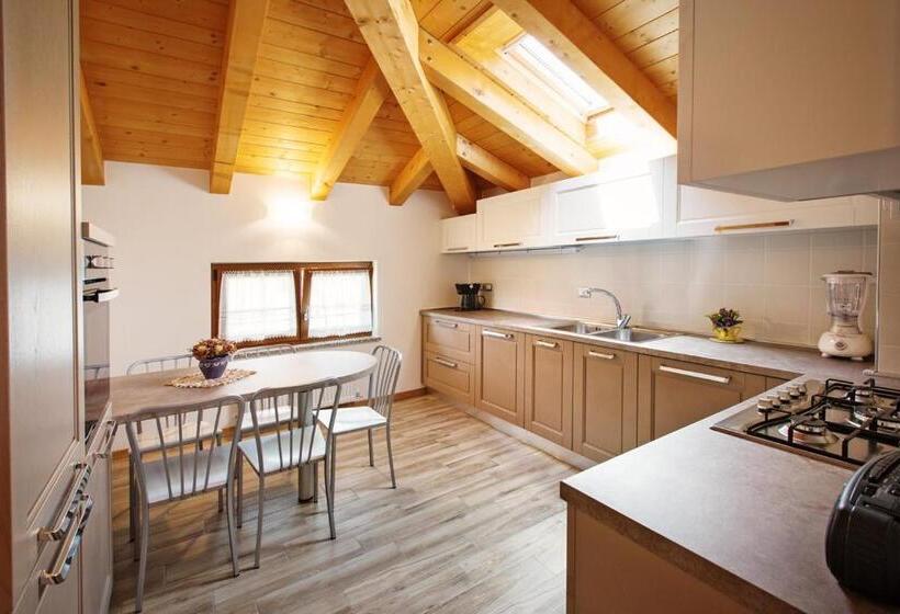 דירת חדר נוף לגינה, Albergo Diffuso Tolmezzo