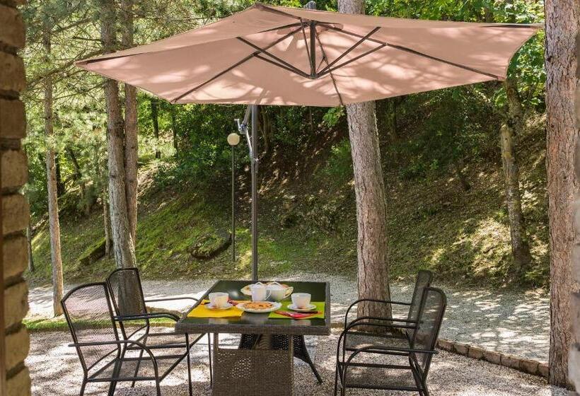 سوییت جونیور, Agriturismo Monte Acuto