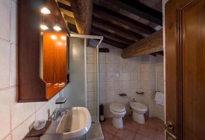 اتاق لوکس, Agriturismo Monte Acuto