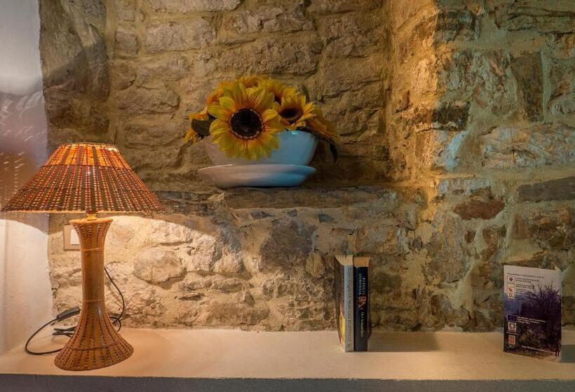 سوییت جونیور, Agriturismo Monte Acuto