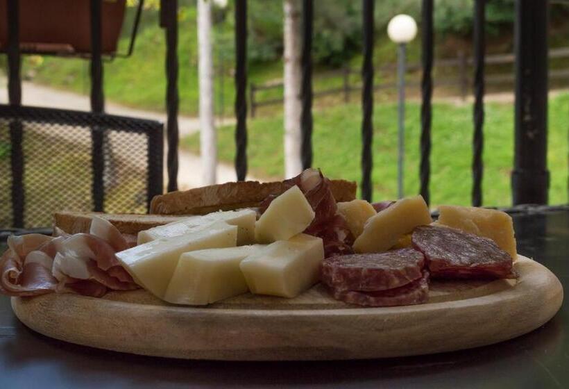 سوییت لوکس, Agriturismo Monte Acuto