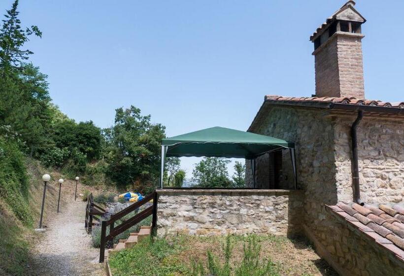 سوییت خانوادگی, Agriturismo Monte Acuto