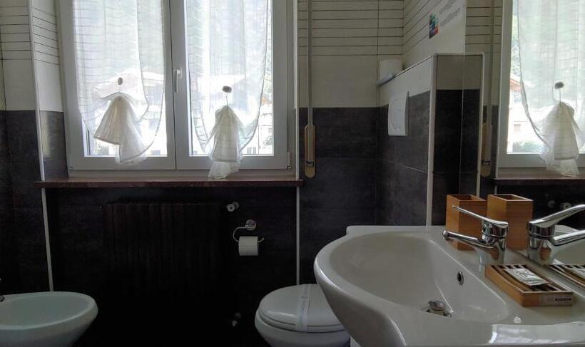Студия Deluxe, Affittacamere Valchiavenna Foresteria In Tranquilla Villa Signorile Con Comodo Parcheggio Privato