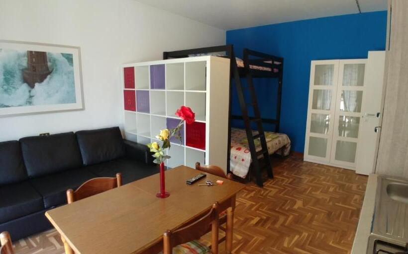 Студия Премиум, Affittacamere Valchiavenna Foresteria In Tranquilla Villa Signorile Con Comodo Parcheggio Privato