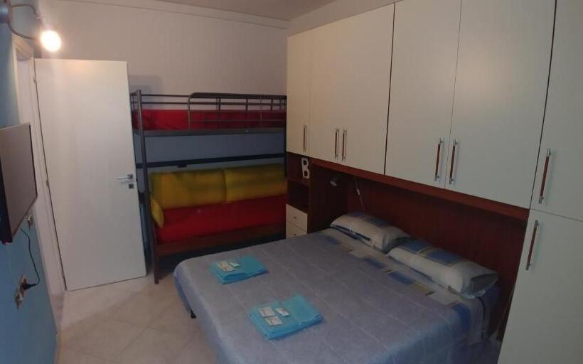 Апартаменты 1 Спальня с Видом, Affittacamere Valchiavenna Foresteria In Tranquilla Villa Signorile Con Comodo Parcheggio Privato