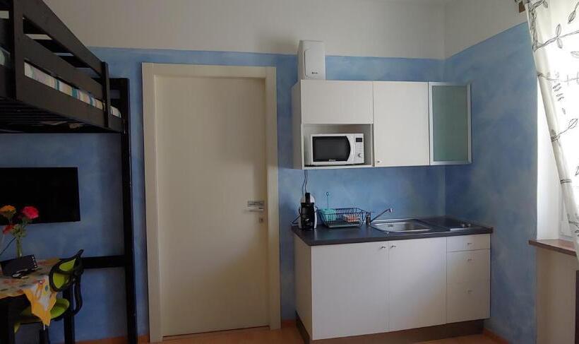 Студия Deluxe, Affittacamere Valchiavenna Foresteria In Tranquilla Villa Signorile Con Comodo Parcheggio Privato