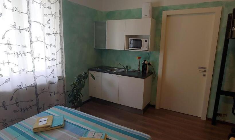 Студия Deluxe, Affittacamere Valchiavenna Foresteria In Tranquilla Villa Signorile Con Comodo Parcheggio Privato