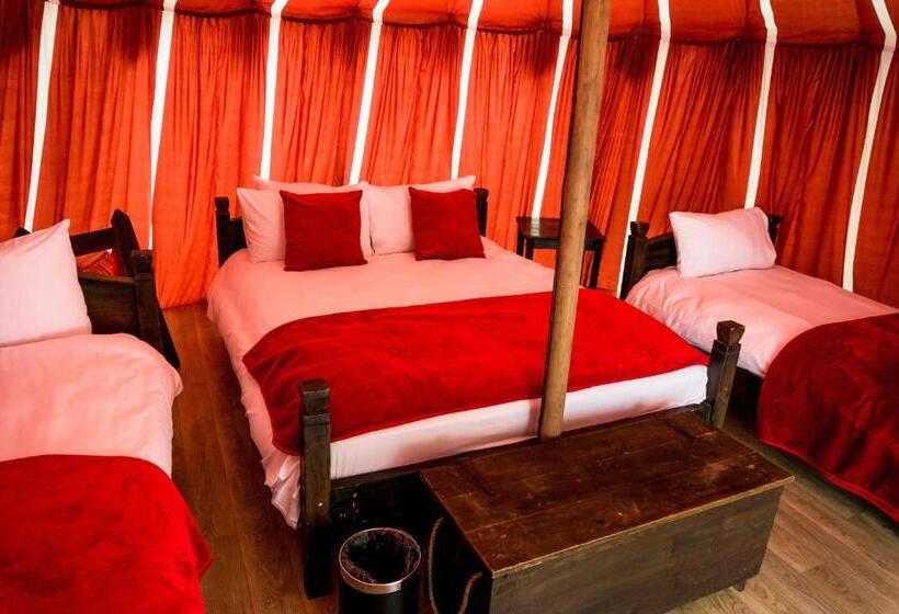 Standard Tent, Warwick Castle Hotel & Knight S Village
