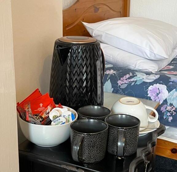 Четырехместный Номер Стандарт, The Watergate Inn