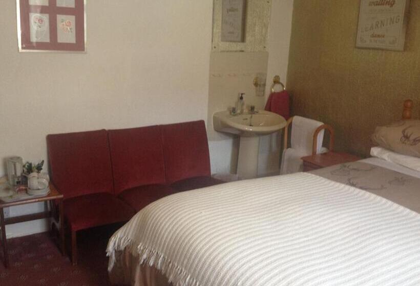 اتاق چهار تخته با دستشویی مشترک, Tanglin Guest House