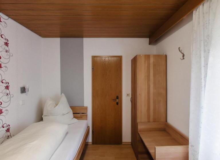 标准单人间, Gasthof Liederhalle