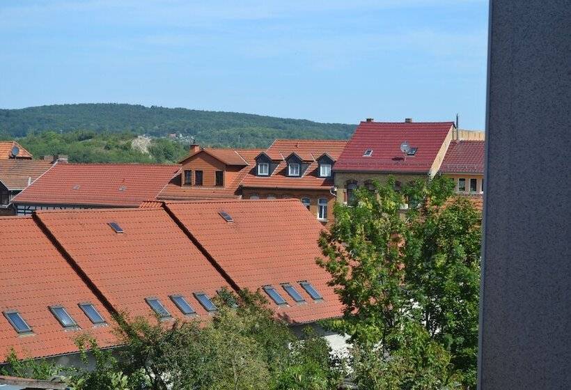 Семейный Номер, Pension Mahrets Puppenstube