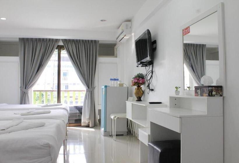 带阳台的三人标准间, Thanyachatra Boutique