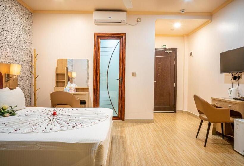 اتاق لوکس با چشم‌انداز دریا, Sunrise Beach