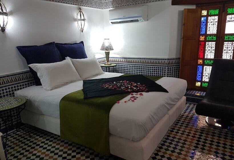 اتاق استاندارد با چشم‌انداز استخر, Riad Soleil D Or