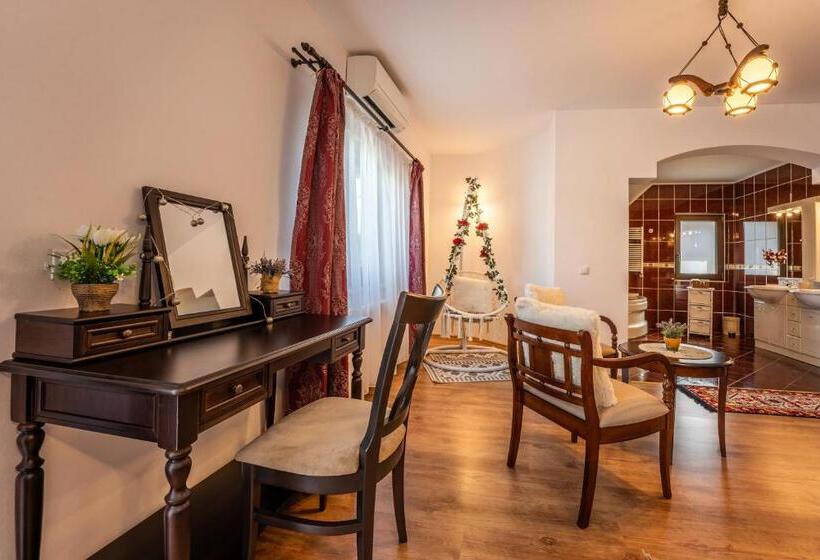 Номер Deluxe с Балконом, Flora Luxury House