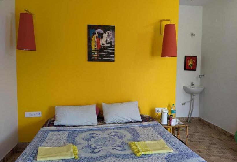 带阳台的豪华间, Blue Moon Guest House