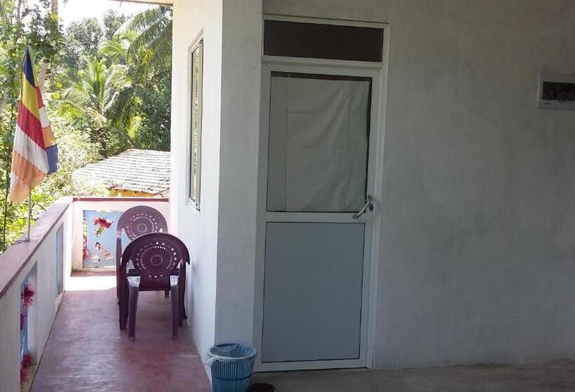 اتاق استاندارد, Ameesha Guesthouse