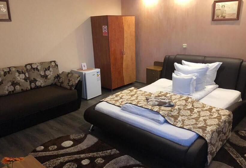 חדר סטנדרט לשלושה, Pensiunea Flora