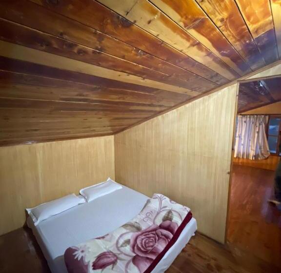 Deluxe Room, Dragon Inn By Ga.ps