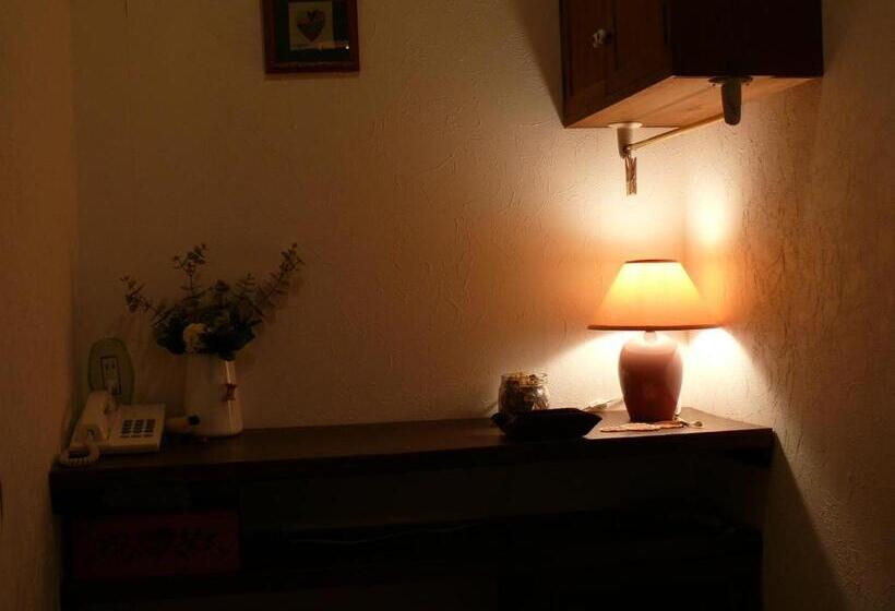 Номер Стандарт Трехместный, Country Inn Mori No Gorilla