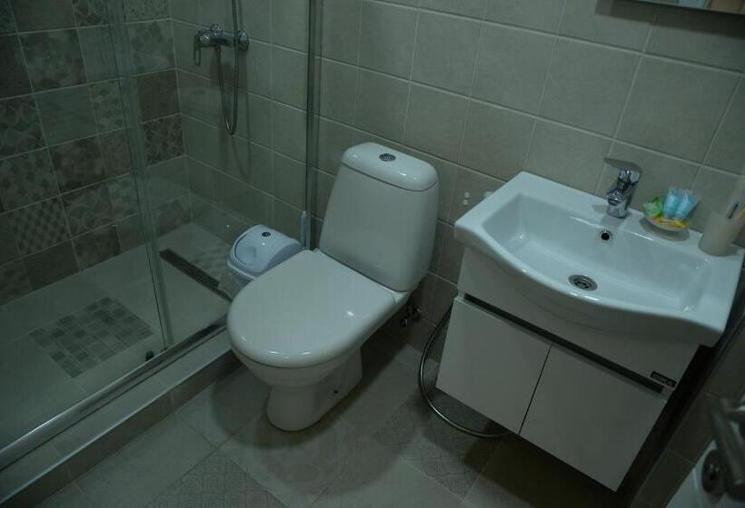اتاق خانوادگی, Guest House Gantiadi