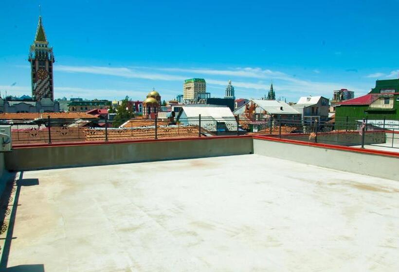 Standard Triple Room with Terrace, Guest House Gantiadi