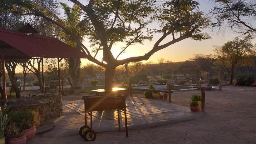 سوییت خانوادگی, Camp Mara