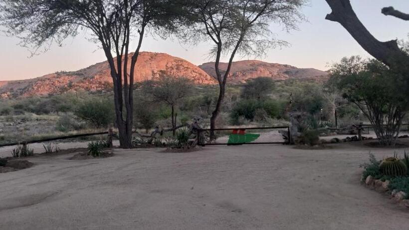 سوییت خانوادگی, Camp Mara
