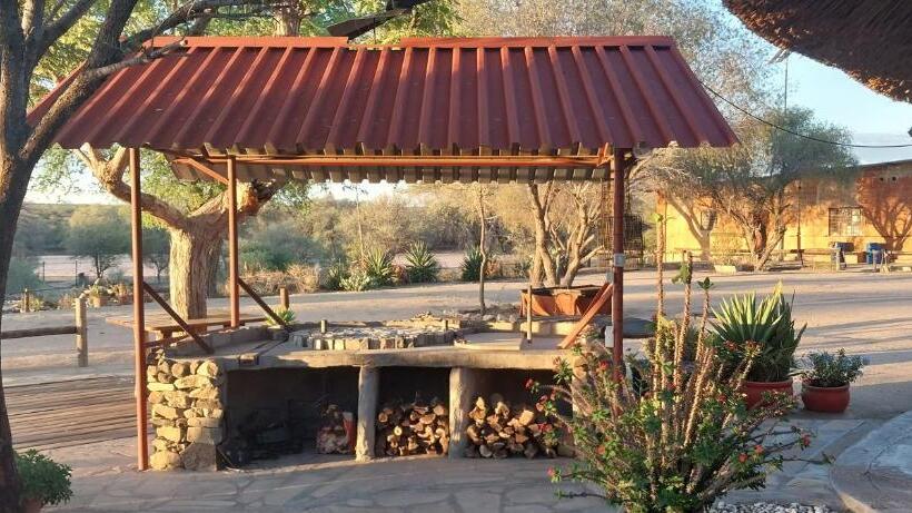 چادر با خدمات رفاهی استاندارد, Camp Mara