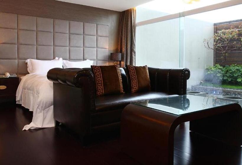 اتاق لوکس, Elan Motel