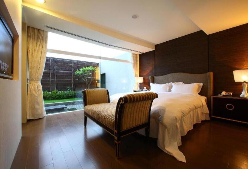 اتاق لوکس, Elan Motel