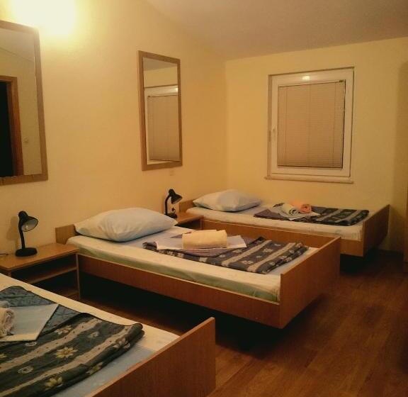 اتاق استاندارد سه نفره, Guesthouse Tatjana