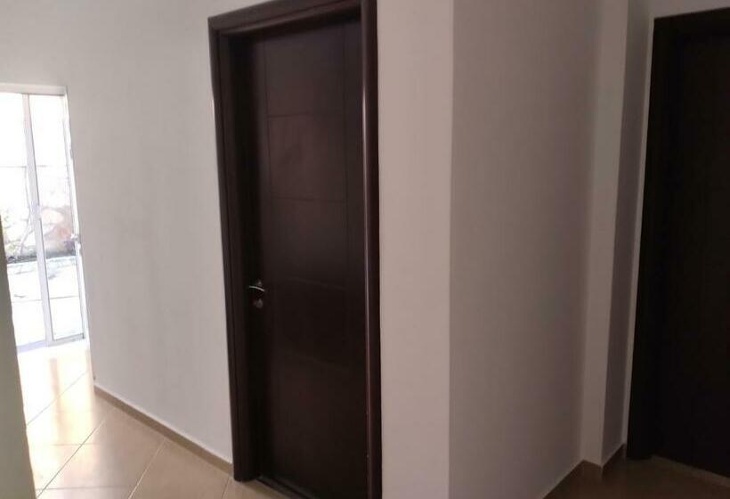 اتاق استاندارد چهارنفره با بالکن, Xuxi Apartments