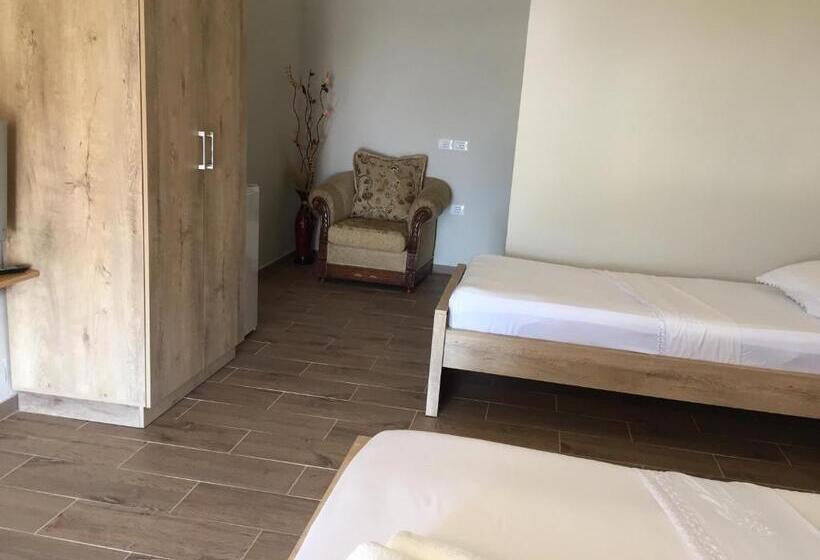 اتاق سه نفره سوپریور با چشم‌انداز دریا, Xuxi Apartments