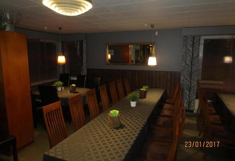 Apartamento 1 Quarto Vista Jardim, Huoneistohotelli Jokikeskus