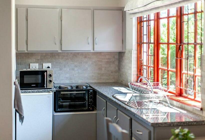 Номер Стандарт, Summerhill Guest Farm